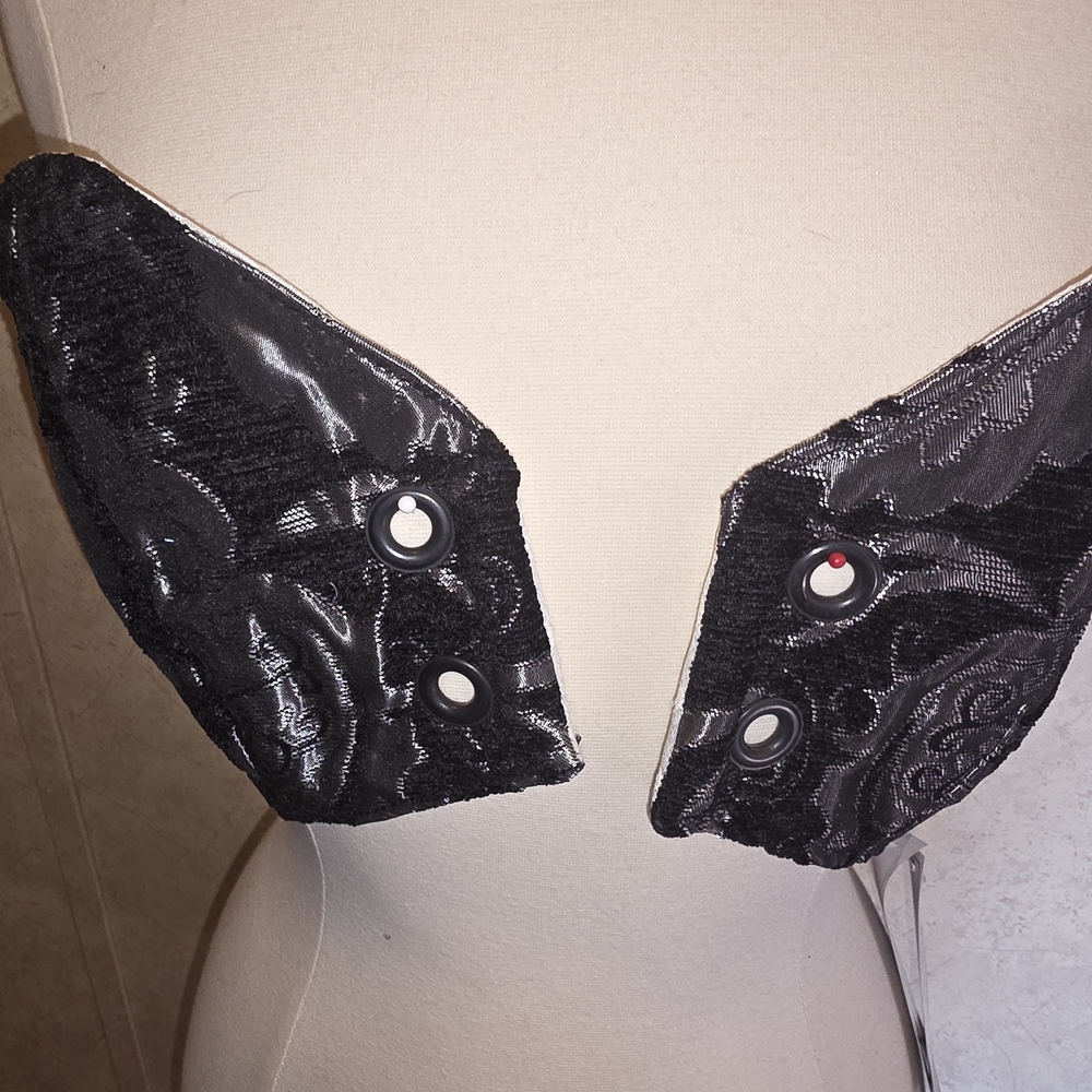 Black And Sliver Cropped Corset